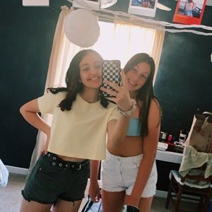 Meet your Posher, Golnaz